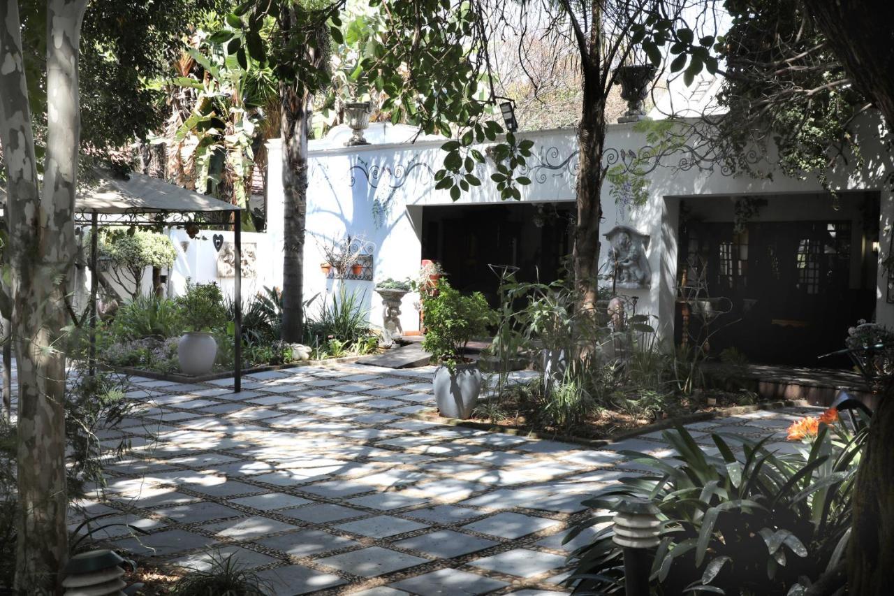 Brooklyn Guesthouses Pretoria-Noord Exterior foto