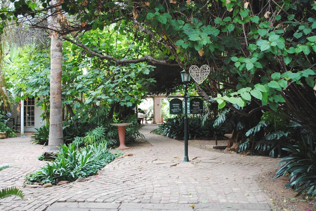 Brooklyn Guesthouses Pretoria-Noord Exterior foto